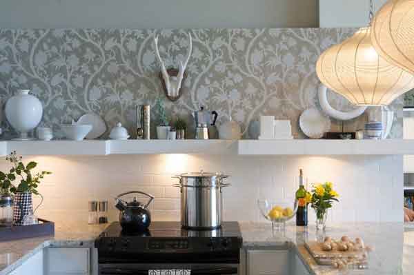 دکوراسیون مدرن آشپزخانه با کاغذ دیواری
